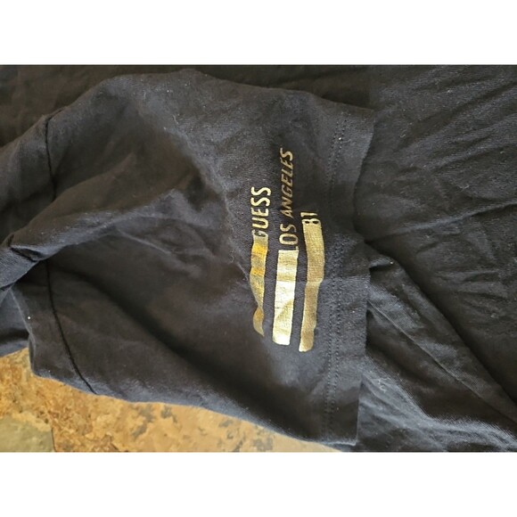 Guess Graphic T Shirt Mens Size Medium Black V Neck Short Sleeve USA NYC LA Logo - Picture 5 of 6